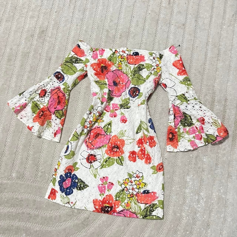 Trina Turk floral dress size 6 Feminine Boho Retro garden parties summer bridal